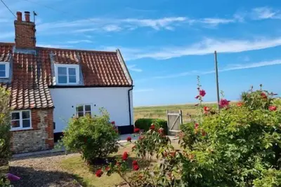 Image de Detached 1-bed cottage overlooking the salt marshes