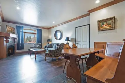 Image de 4-Star Zermatt Resort 2b2b Villa Only Min's to Park City, Deer Valley & Sundance