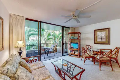 Image de 3rd-floor condo in oceanfront complex with WiFi, pool & hot tub