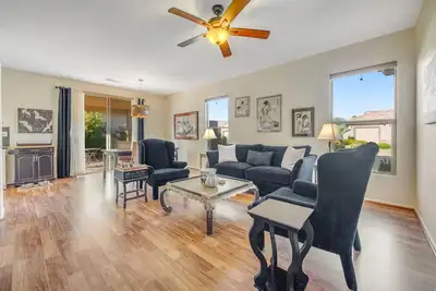 Image de Amazing home with patio, washer/dryer & on-site golf - near sports venues