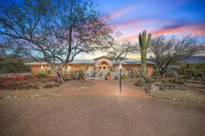 Image de Desert Escape with Pool, Hot Tub & Mountain Views\n