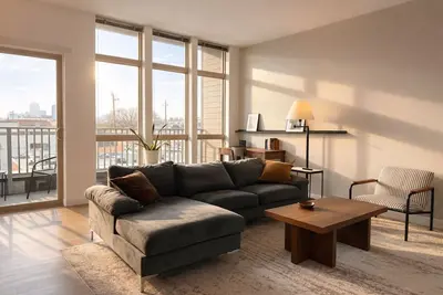 Image de Walker`s Point Apt with Gym and Balcony | Sleeps 4-5