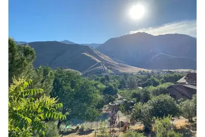 Image de Kern River Nest \"The Chateau\"