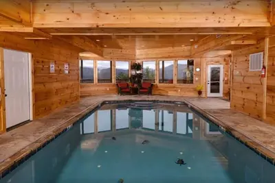 Image de New! Luxury Lodge! Large Indoor Heated Pool, HotTub, Arcade, & Incredible Views!