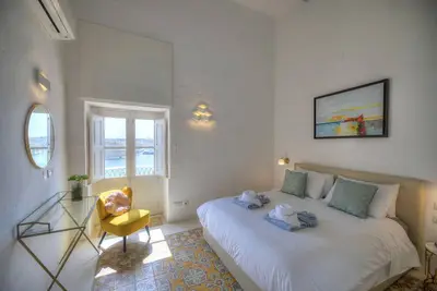 Image de Spacious maisonette with spectacular views Ibri1-1