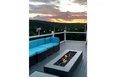 Image de High tech modern farmhouse in Franklin, Ny