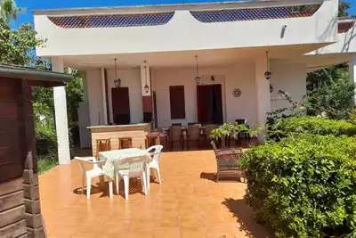 Image de Villa with large garden and outdoor patio 50 mt from the sea