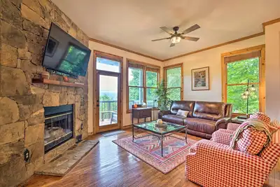 Image de Renovated Burnsville Condo in Gated Community