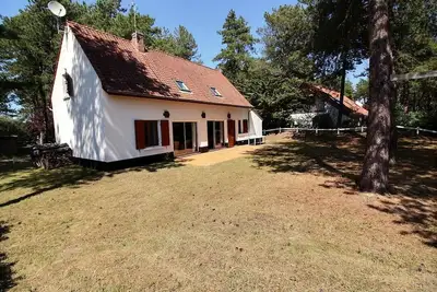 Image de 16 Bruyeres : Maison avec jardin, 4 chambres pour 8 pers, proximité plage et centre ville