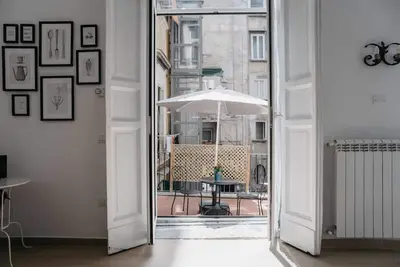Image de Nilo by Casa Napoletana, with patio in the center.