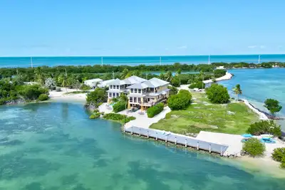 Image de ✦Unwind on your Oceanedge villa on Seapalm island✦
