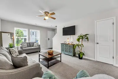 Image de 3 Bedroom -1 mile from Mall and Hospital. - Long Term Allowed