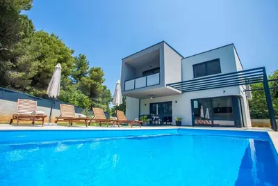 Image de Villa moderne Ă Tar avec piscine pour 6 personnes