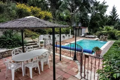 Image de El Patio, appartement calme, piscine et belle vue.