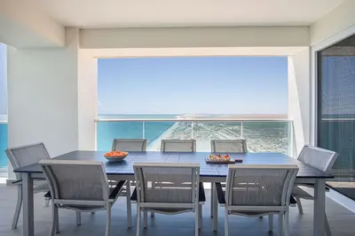 Image de Family Paradise! Splash in The New Lazy River and Sleep In Luxury Encantame Velero 2101