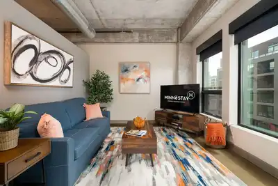Image de MINNeSTAY* Sable 305  North Loop | Modern | Fun