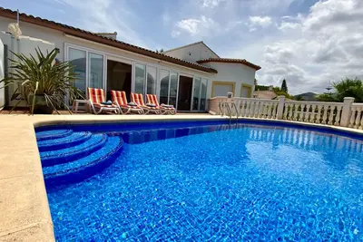Image de Villa Lujoso con Piscina Privada en Monte Pego