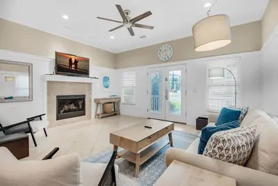 Image de 🐶️Pet Friendly- Close2Beach-Lovely-4br Sweet Retreat🐶️