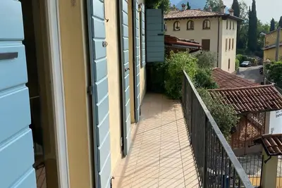 Image de Spacious family home with pool and spectacular view of Lake Garda.