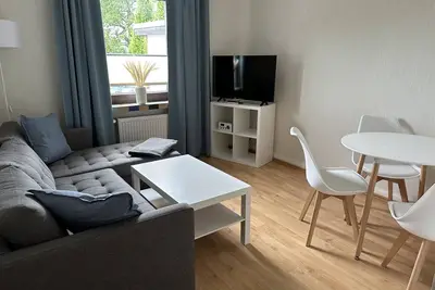 Image de Appartement-Hinterhaus Wohnung 1-Famille-Vue sur la cour-Salle de bain privée. . .