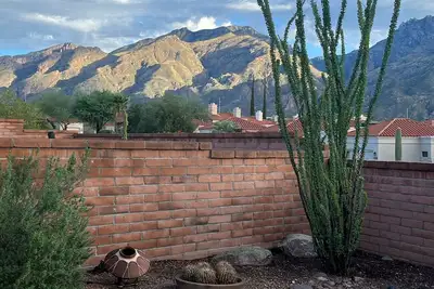 Image de Unbeatable Views! Stunning Remodeled 3 bedroom Home in Catalina Foothills