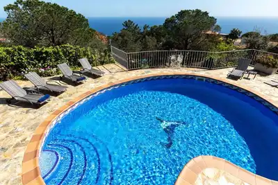 Image de Joli appartement dans une maison de vacances avec piscine privée, Wifi, Tv, terrasse, parking