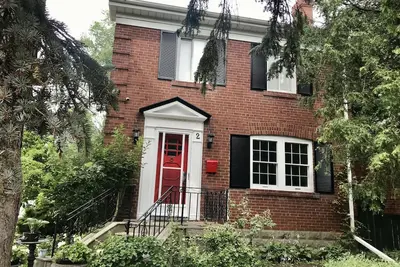 Image de Elegant two Bedroom Brick House