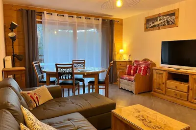 Image de Appartement cosy avec terrasse et parking privé, centre village à 2 pas et arrêt ski-bus proche