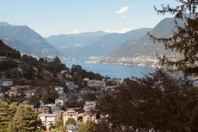 Image de Como Chiasso new deco 2 bedrooms 2bathrooms lake view Ac parking
