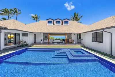 Image de Save 20% on Summer Rates Luxury Kailua Beach Villa | Oceanfront, Pool & Sleeps 1