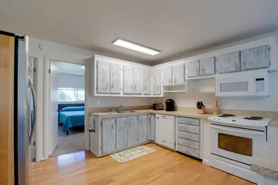 Image de Bay City Vacation Rental Escape ~ 5 Mi to Marina!