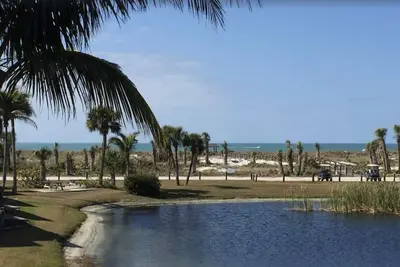 Image de SeaSalt: Oceanview condo with pool!