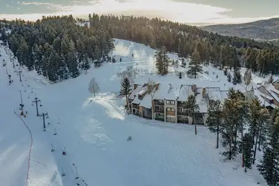 Image de Best Ski in Ski out Location in Angel Fire!