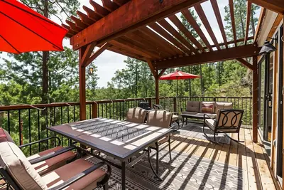 Image de The Happy Place - Mountain Views and Amenities Galore by Yosemite Region Resorts