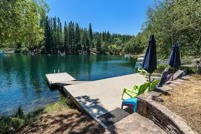 Image de Better at the Lake - Lakefront with Gorgeous Views and a Private Dock by Yosemite Region Resorts