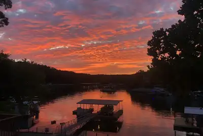 Image de Sunset View Lake Home 19 Mm Near 25’ Shootout