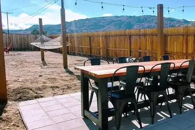 Image de New! Spacious, Huge yard, close to Jt National Park