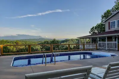 Image de Mountain Manor Top Pool with views near Dollywood!