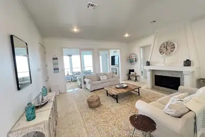 Image de Pool/Swim spa Beachfront house in gated community with private beach access