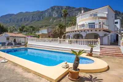 Image de Belle maison de vacances privée avec piscine privée, Wifi, climatisation, Tv, terrasse et parking