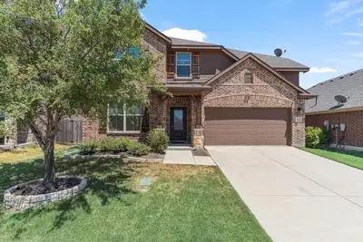Image de Cozy 4 bedroom 3. 5 bath home located in the heart of Little Elm.