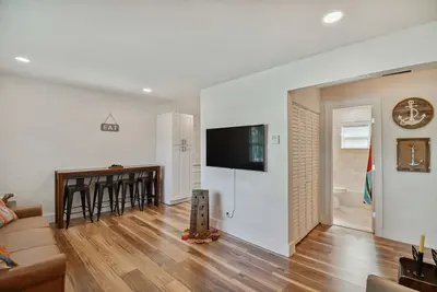 Image de Charming Centrally Located, 3 bedroom house!