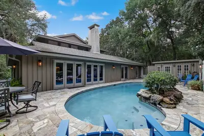 Image de Private Pool Home | Newly Updated Gourmet Kitchen | 8 Minute Walk to the Beach