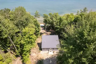 Image de Thimbleberry Cottage: Summer Days and Starry Nights by the Lake!