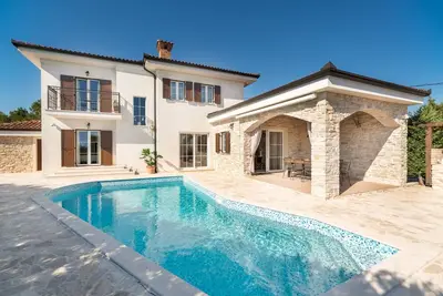 Image de Villa with heated pool, garden, quiet location - Traveler Reiseburo Krk - Id 2381