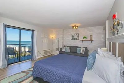 Image de Immaculate Ocean View Condo with Endless Ocean Views- Bluewater Resort 811
