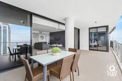 Image de Circle on Cavill - 4 Bedroom Sub Penthouse