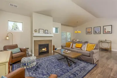 Image de 3Bed/2 Bath, Pet friendly, Fenced Backyard, Bend Or