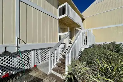Image de Condo #8249 is a beautiful Studio only minutes from the beach!