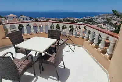 Image de Casa Panoramica Large Balcony Top Oceanview 180° over Costa Adeje! Free Garage!